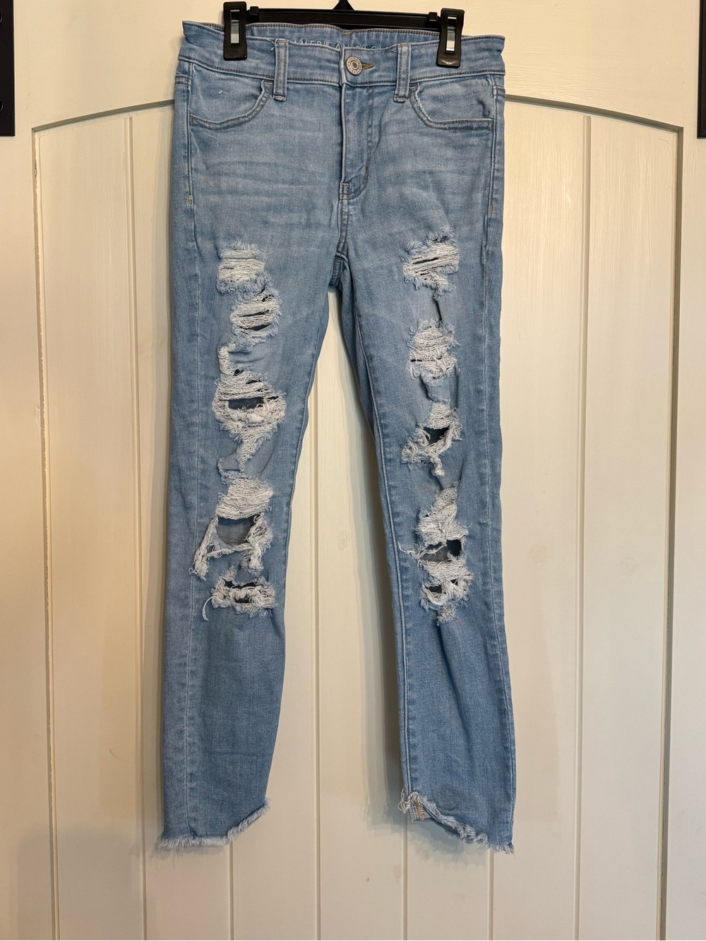 American Eagle Outfitters Light Blue Distressed Skinny Jeans